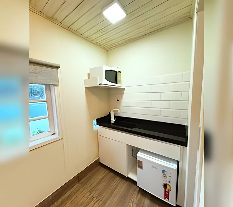 Suíte com aquecedor mini cozinha próx centro MF8am